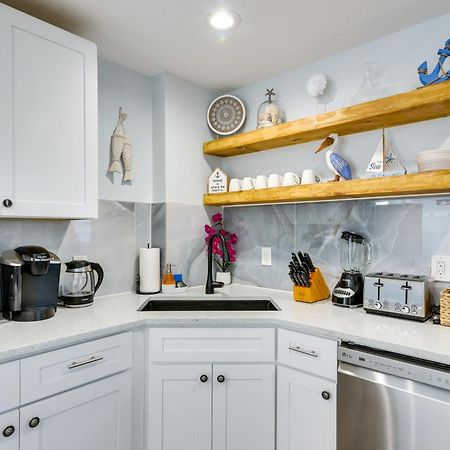 Вілла Seaside Retreat In Galveston Near Pleasure Pier! Екстер'єр фото