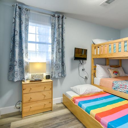 Вілла Seaside Retreat In Galveston Near Pleasure Pier! Екстер'єр фото